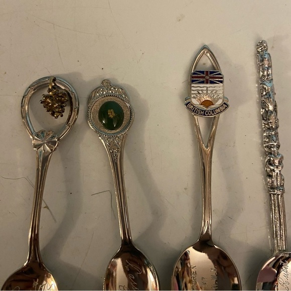 Vintage collection of silver coloured decorative spoons from  B.C. - lot of 14 - Picture 5 of 8